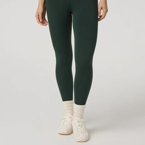 NWT Vuori all the form leggings evergreen Size S